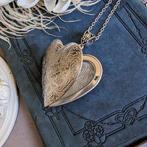 Valentines Day Gift, Silver Heart Locket Necklace, Antique Silver Necklace, Etched Floral Locket, Memory Necklace, Photo Locket