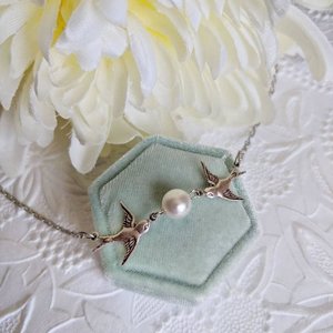 Swallow Choker Necklace with Pearl, Dainty Bird Jewelry, Bridesmaid Gift, Wedding Day Accessories