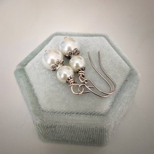 Double Pearl Earrings, Ivory pearl earrings, Elegant Earrings, Vintage Style Jewelry for Bride, Wedding day Earrings, Regency Era, Pearlcore