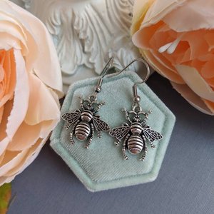 Bee earrings, Bronze Bee dangle earrings, Honeybee jewelry, Art Nouveau jewelry, Spring jewelry