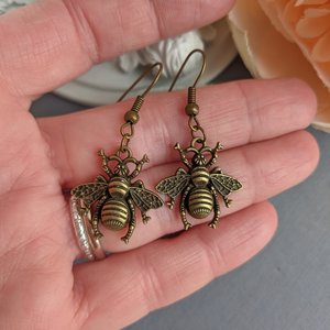 Bee earrings, Bronze Bee dangle earrings, Honeybee jewelry, Art Nouveau jewelry, Spring jewelry