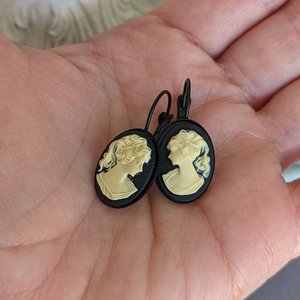 Black Cameo Earrings, Gold Cameo Drop Earrings, Lever Back Earrings, Lady Cameo Earrings, Victorian Earrings, Romantic Jewelry