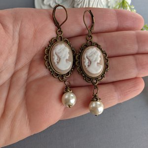 Cameo Pearl Earrings, Peach and White Cameo Earrings, Victorian Romantic Vintage Style, Regency Jewelry, Historical Costume, Pearlcore