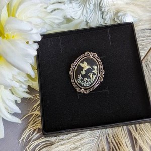 Black Hummingbird Brooch, Bird Pin, Nature Jewelry Cameo Brooch, Gift for Avian Veterinarian, Audubon Society Member