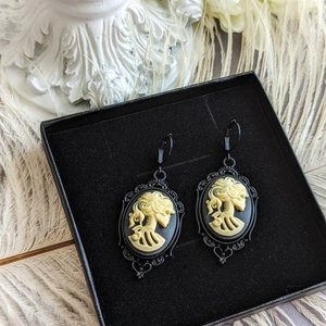 Lady Skull Earrings, Day of the Dead Earrings, Dia de Los Muertas Skull jewelry, Gothic Cameo Earrings, Lolita Jewelry, Goth girl