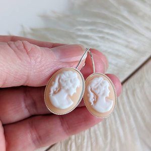 Black Cameo Earrings, Cameo Drop Earrings, Silver Lever Back Earrings, Lady Cameo Earrings, Victorian Earrings, Romantic Jewelry