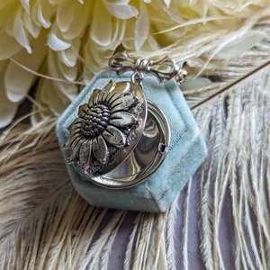 Sunflower Locket Brooch, Bridal Bouquet Charm, Vintage Style Wedding Memory Pin, Bride Wedding Gift for Her