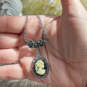 Cameo Necklace, Victorian Necklace, Vintage Style Cameo Necklace, Silver Cameo Pendant, Victorian Bridal Jewelry
