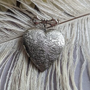 Silver Heart Locket Brooch, Bridal Bouquet Charm, Vintage Style Wedding Memory Pin, Gift for Bride