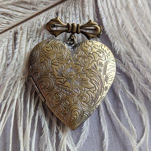 Silver Heart Locket Brooch, Bridal Bouquet Charm, Vintage Style Wedding Memory Pin, Gift for Bride