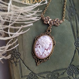 Victorian Cameo Pendant, Vintage Inspired Wedding Necklace, Light Academia Style