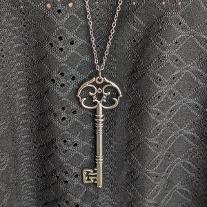 Silver Victorian Skeleton Key Necklace, Vintage Style Steampunk Jewelry Gift for Her