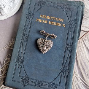 Silver Filigree Heart Locket Brooch With Bee Embellishment, Bridal Bouquet Charm, Victorian Vintage Style Wedding Memory Pin, Gift for Bride