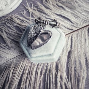 Silver Filigree Heart Locket Brooch With Bee Embellishment, Bridal Bouquet Charm, Victorian Vintage Style Wedding Memory Pin, Gift for Bride