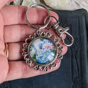 Hydrangea Flower Keychain, Beautiful Flower Keyring or Bag Charm, Handmade Botanical Accessory, Perfect Gift for Nature Lovers and Gardeners