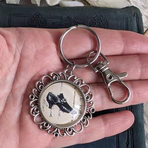 Vintage Witchy Women's Shoe Keychain, Perfect Gift for Halloween Lovers, Witchy Women, Retro Fashion Fans