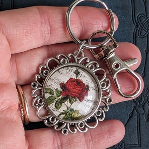 Red Rose Keychain, Beautiful Flower Keyring or Bag Charm, Handmade Botanical Accessory, Perfect Gift for Nature Lovers and Gardeners