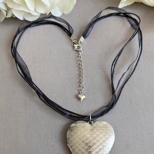 Silver Puffy Heart Locket Choker with Velvet Ribbon, Pendant Necklace with Engraved Arch Pattern, Valentine's Gift for Her