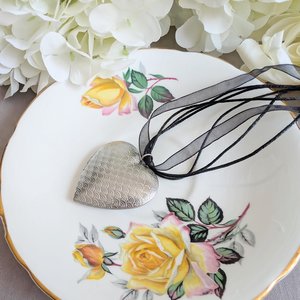 Silver Puffy Heart Locket Choker with Velvet Ribbon, Pendant Necklace with Engraved Arch Pattern, Valentine's Gift for Her