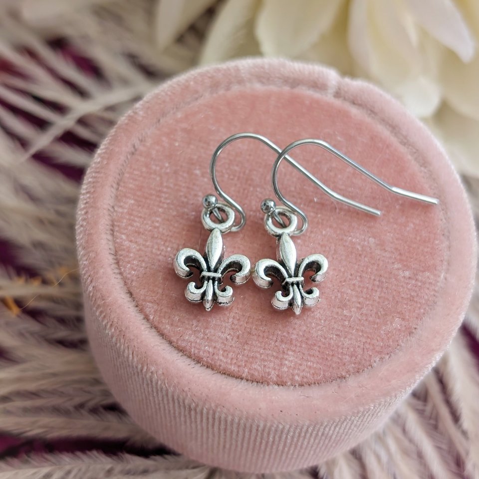 Tiny Fleur de Lis Earrings, French Earrings, Silver Flower of the Lily, Shabby Chic, Canadian Jewelry, Quebec, New Orleans, Mardi Gras