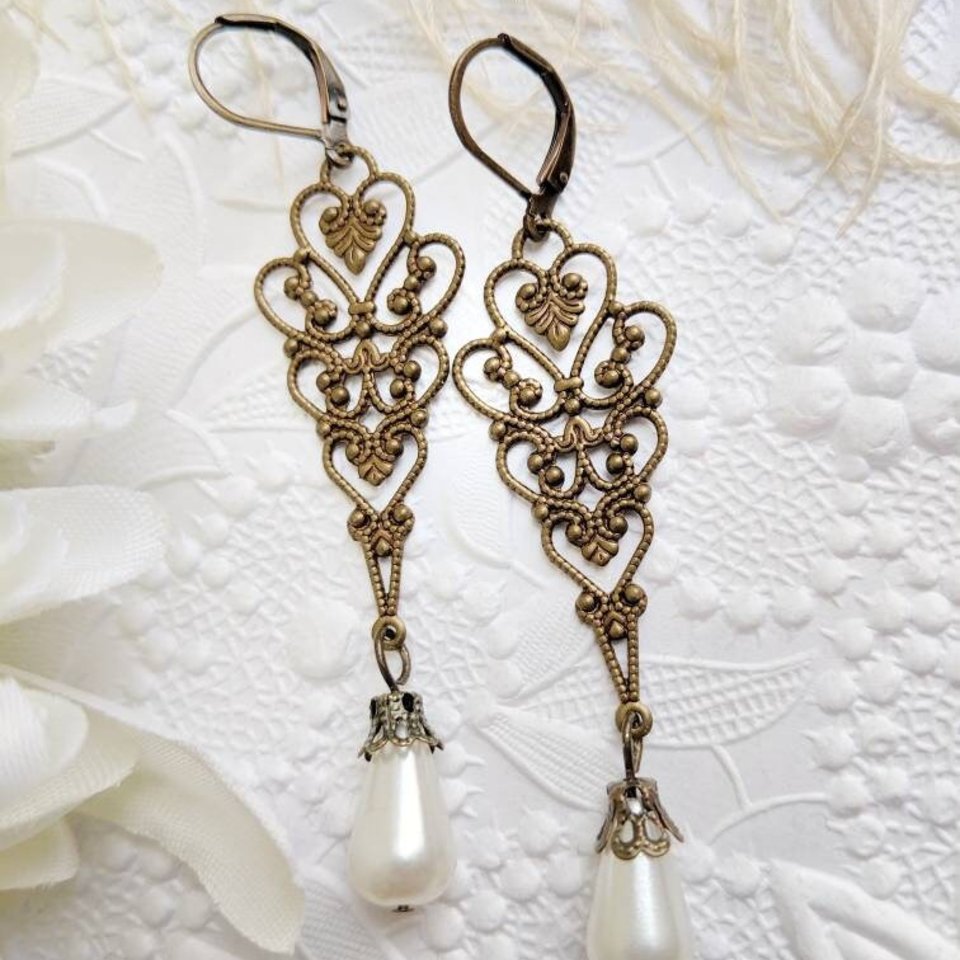 Long Pearl Earrings for Vintage Style Bride, June Birthstone Jewelry, Pearlcore