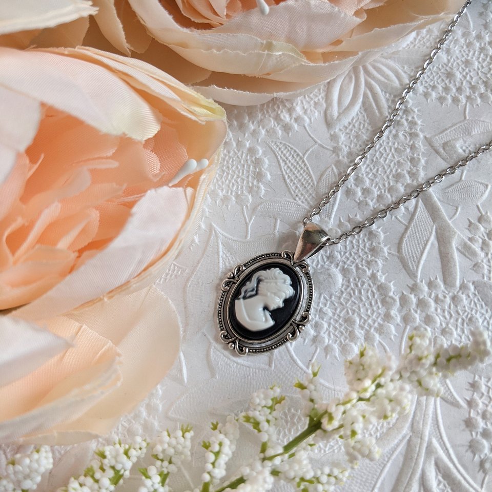Oval Lady Cameo Pendant, Victorian Bridal Necklace, Vintage Style Jewelry, Unique Gift for Her