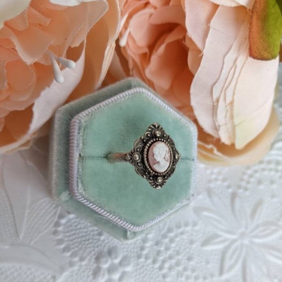 Cameo Ring, Victorian Cameo Ring, Antique Replica Cameo Jewelry, Adjustable Ring, Vintage Style Jewelry Gift, Historical Jewelry