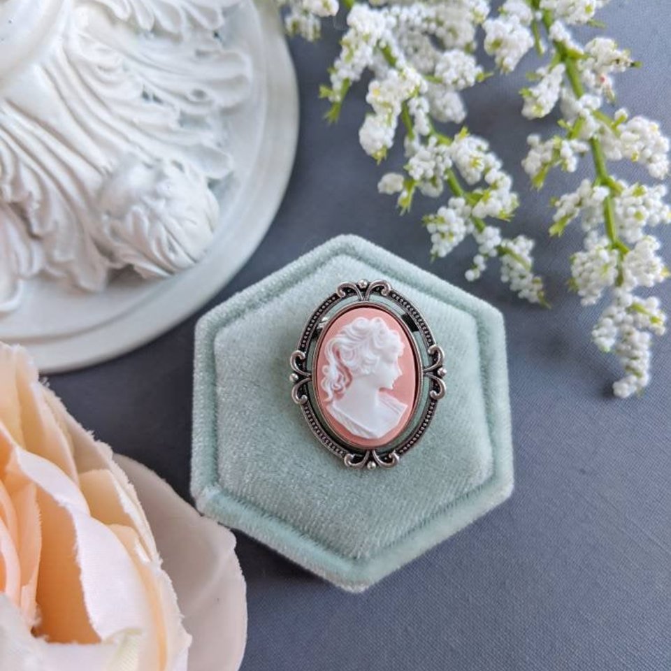 Lady Cameo Brooch Pin, Vintage Style, Victorian Jewelry, Portrait Pin, Unique gift for Book lover