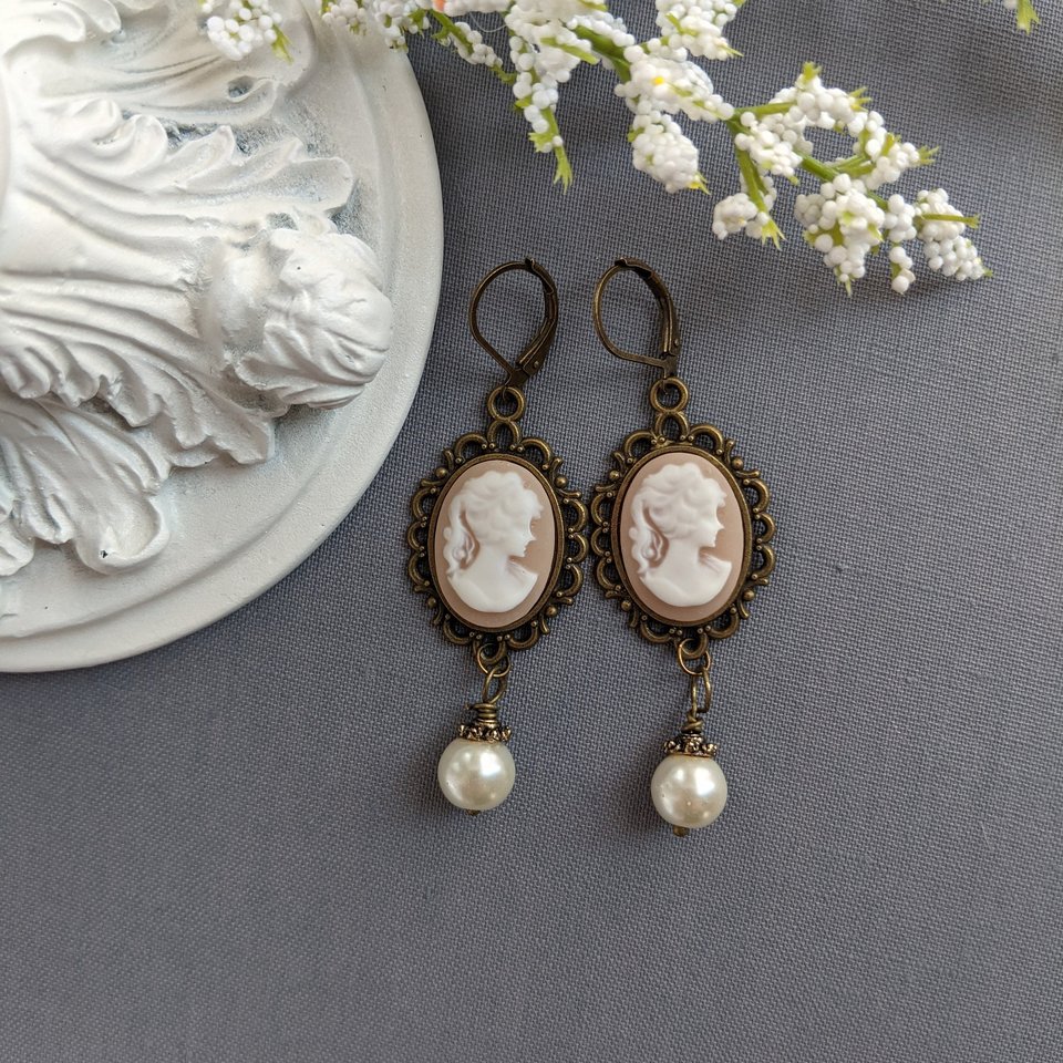 Cameo Pearl Earrings, Peach and White Cameo Earrings, Victorian Romantic Vintage Style, Regency Jewelry, Historical Costume, Pearlcore