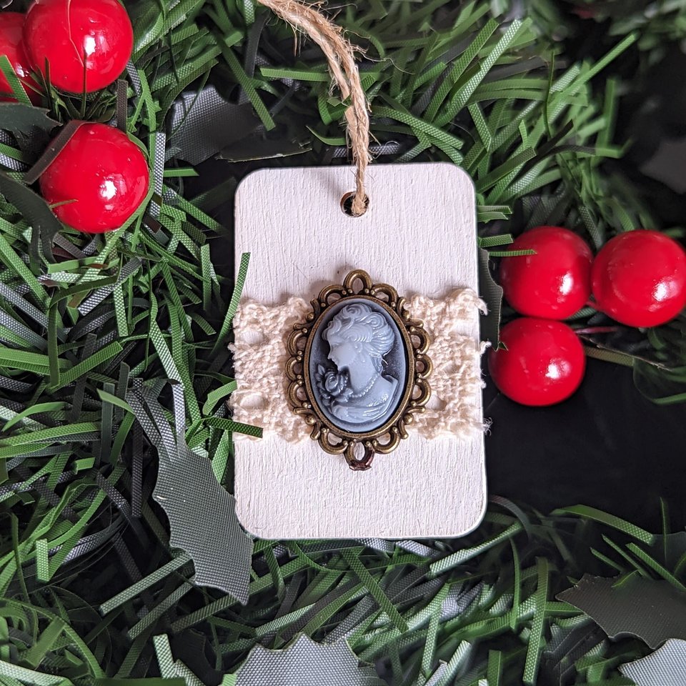 Vintage Style Christmas Ornament, Rustic Farmhouse Chic Decor