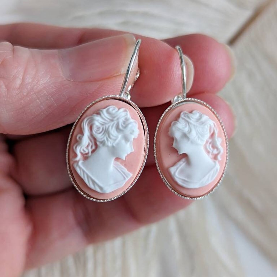 Black Cameo Earrings, Cameo Drop Earrings, Silver Lever Back Earrings, Lady Cameo Earrings, Victorian Earrings, Romantic Jewelry