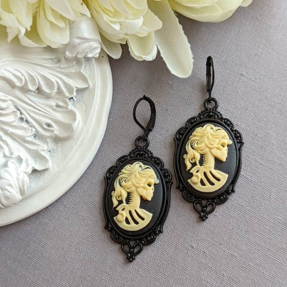 Lady Skull Earrings, Day of the Dead Earrings, Dia de Los Muertas Skull jewelry, Gothic Cameo Earrings, Lolita Jewelry, Goth girl