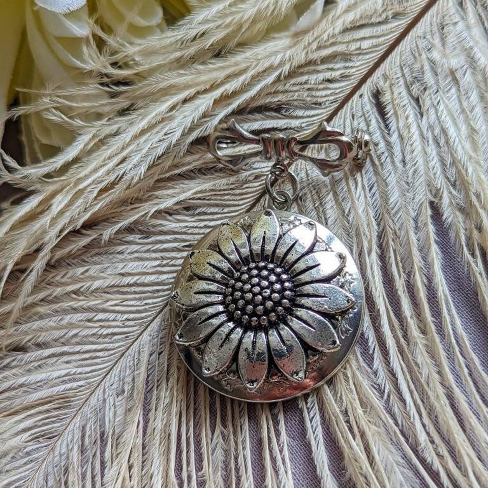 Sunflower Locket Brooch, Bridal Bouquet Charm, Vintage Style Wedding Memory Pin, Bride Wedding Gift for Her