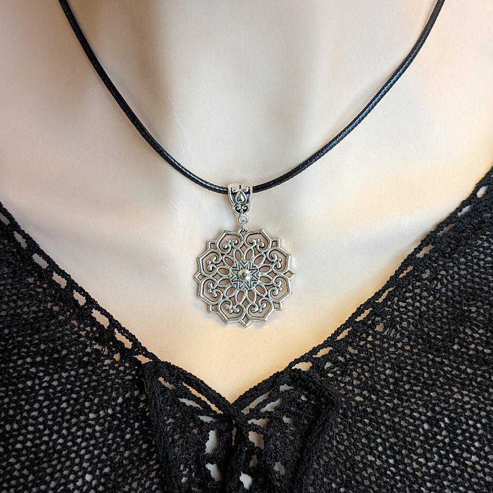 Silver Mandala Necklace, Flower Pendant Necklace, 90s Choker Necklace, Grunge Jewelry