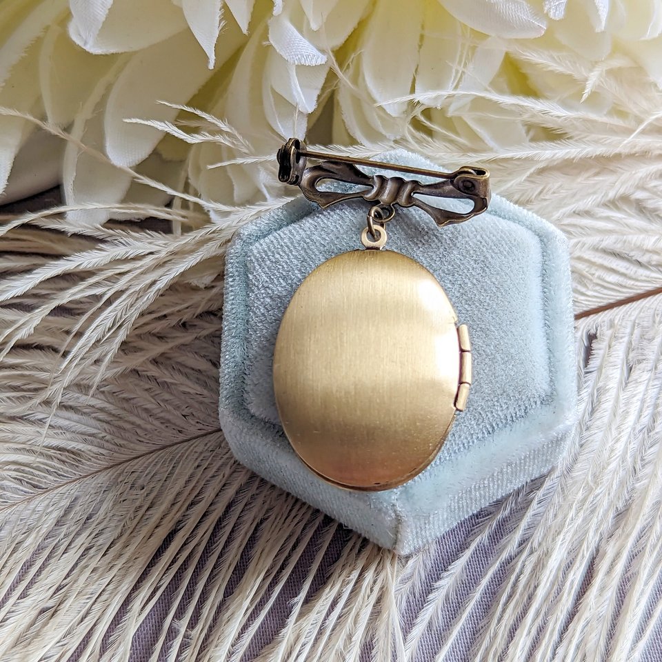 Oval Antiqued Brass Locket Brooch, Bridal Bouquet Charm, Embossed Floral Wedding Memory Pin, Bride Wedding Gift for Her