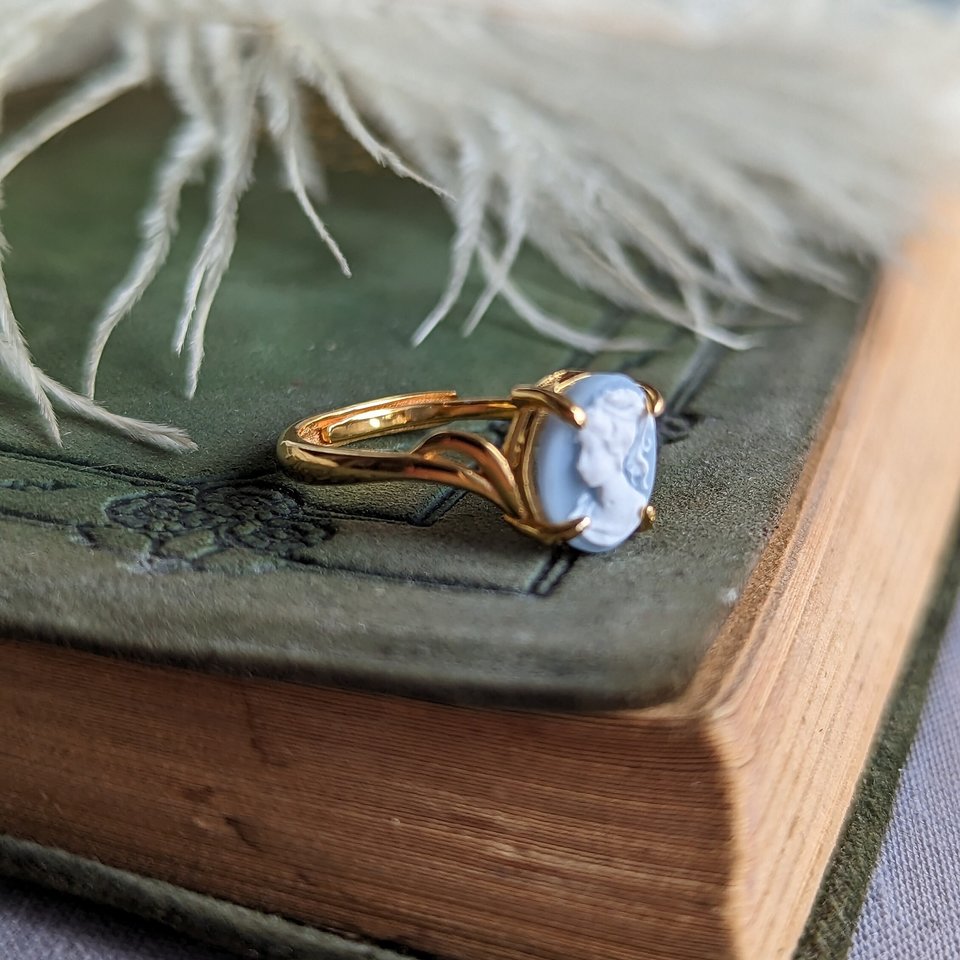 Goddess Cameo Ring in 925 Sterling Silver, White on Blue Lady Cameo, Victorian Jewelry, Adjustable Size, Old Fashioned Style
