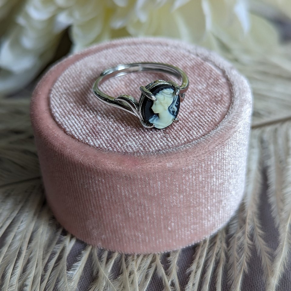 Black Cameo Ring, 925 Sterling Silver Ring, Victorian Vintage Style Jewelry, Adjustable Size