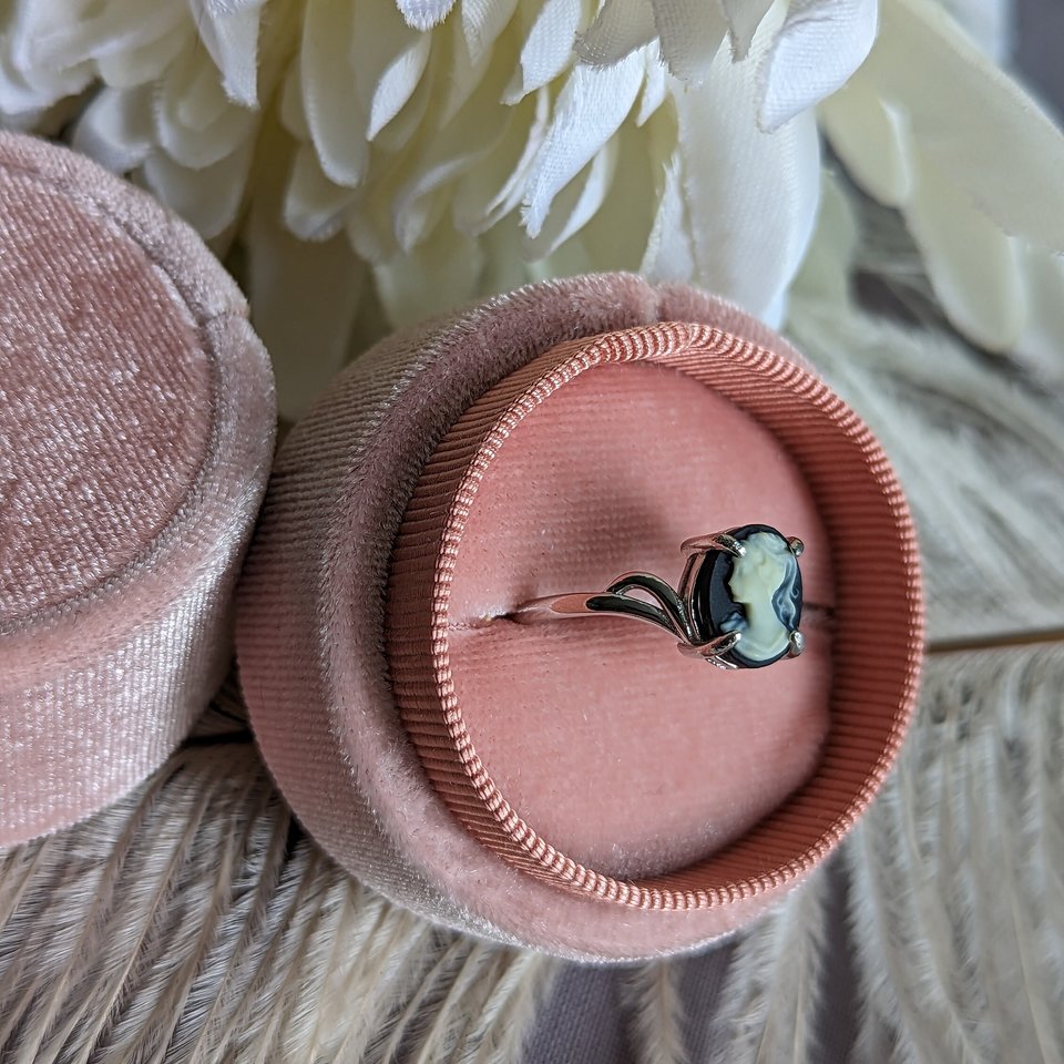 Black Cameo Ring, 925 Sterling Silver Ring, Victorian Vintage Style Jewelry, Adjustable Size