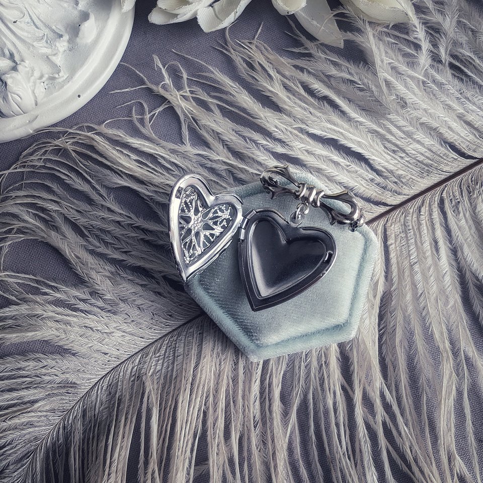 Silver Filigree Heart Locket Brooch, Bridal Bouquet Love Charm, Victorian Style, Wedding Memory Pin, Gift for Bride