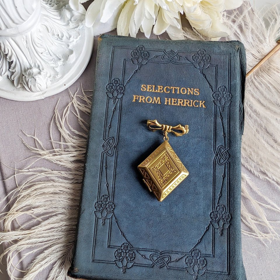 Golden Brass Diamond Shaped Locket Brooch, Unique Bridal Bouquet Charm, Etched Victorian Locket, Wedding Memory Pin, Bride Wedding Gift