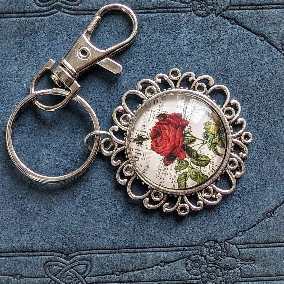 Red Rose Keychain, Beautiful Flower Keyring or Bag Charm, Handmade Botanical Accessory, Perfect Gift for Nature Lovers and Gardeners