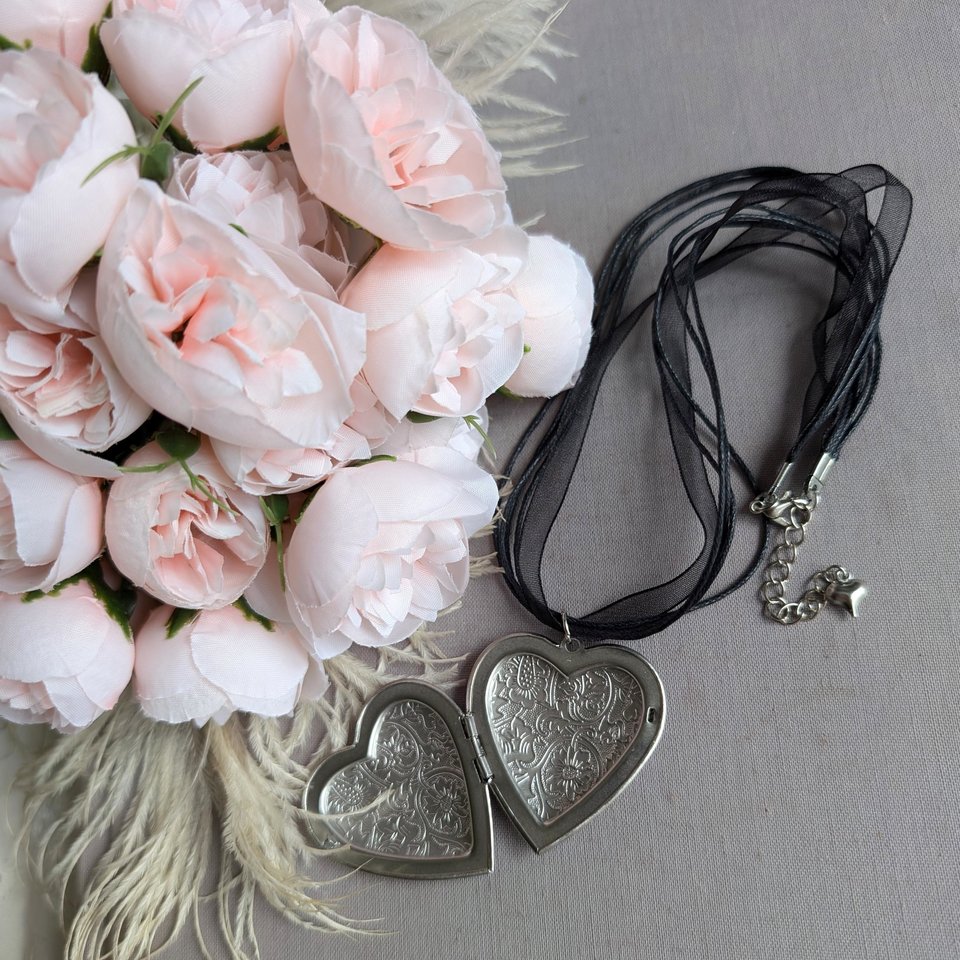 Silver locket necklace engraved 2025