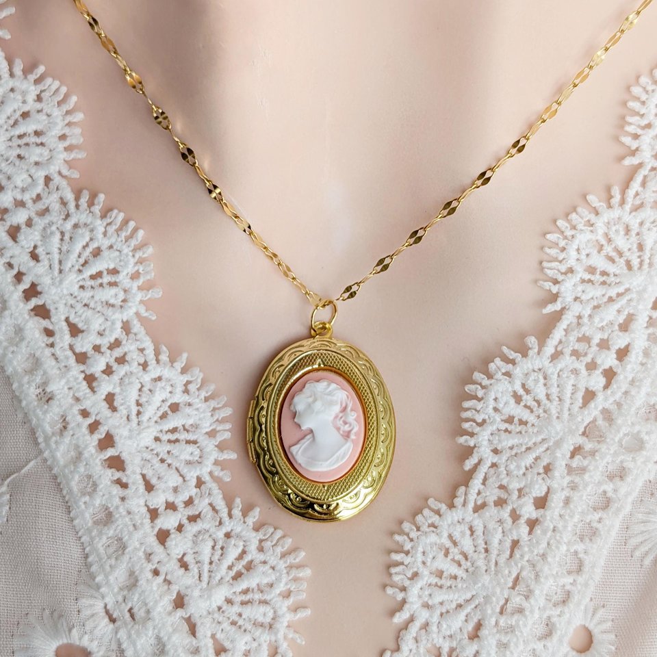 Oval Cameo Locket Necklace, Golden Vintage Inspired Locket, Special Keepsake Jewelry, Antique Style Photo Memory Pendant