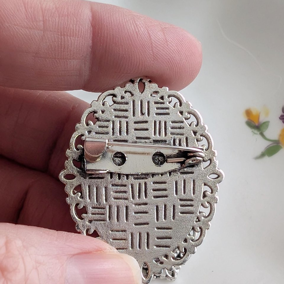 Hummingbird Cameo Brooch: Lacy Silvertone Vintage Style Pin