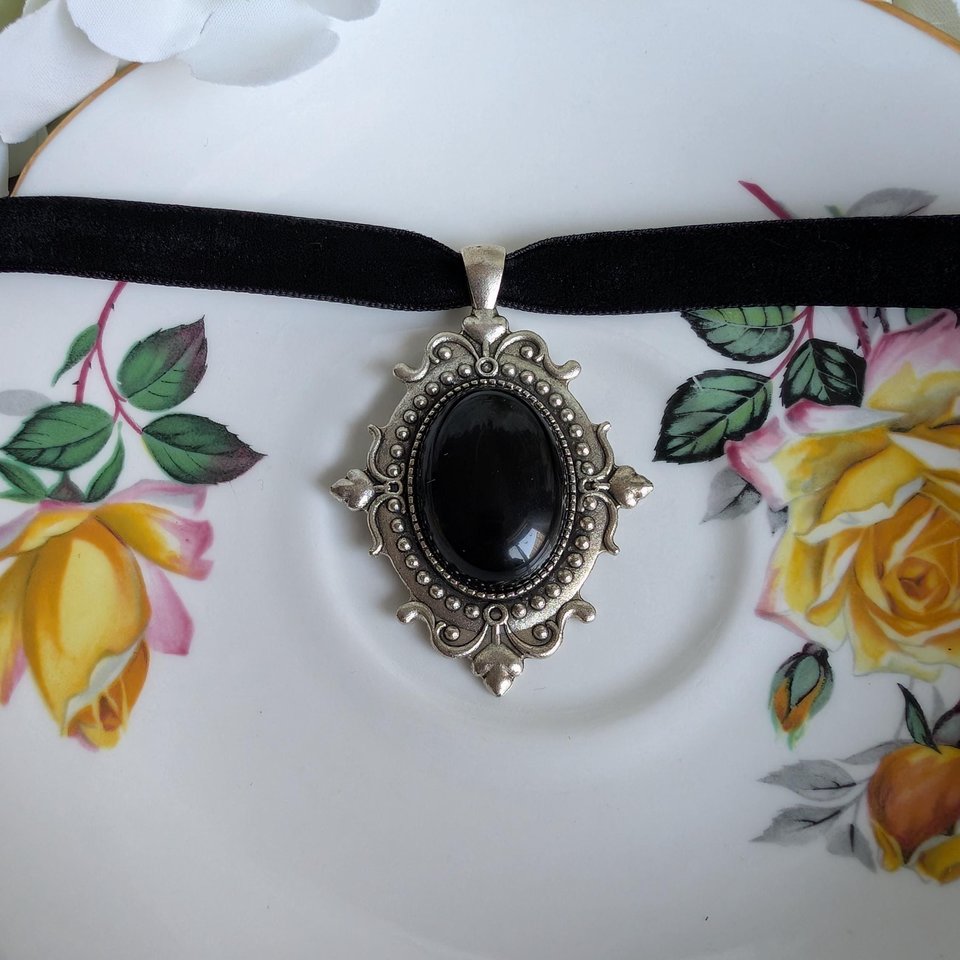 Gothic Black Obsidian Choker Necklace – Oval Stone Pendant in Silver Vintage Setting on Black Velvet Ribbon