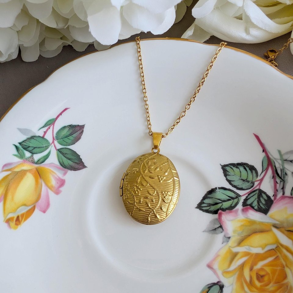 Embossed Vine Oval Locket Necklace, Vintage Style Brass Pendant