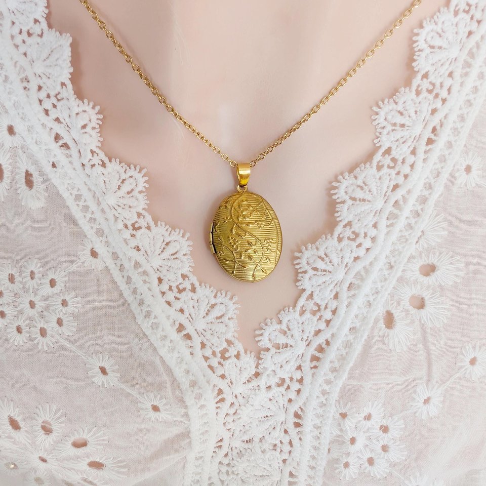 Embossed Vine Oval Locket Necklace, Vintage Style Brass Pendant