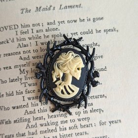 Day of The Dead Brooch, Lady Skull Brooch, Zombie Woman, Lolita Cameo Brooch, Skeleton Jewelry, Halloween Accessories