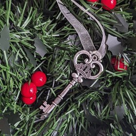 Santas Magic Key, Holiday Decor, Santa Claus Ornament, Christmas Tree Ornament, Magic Skeleton Key Ornament, Christmas Eve Kids Gift