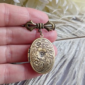 Oval Antiqued Brass Locket Brooch, Bridal Bouquet Charm, Embossed Floral Wedding Memory Pin, Bride Wedding Gift for Her
